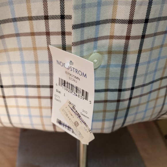 💥Clearance💥 NWT John W. Nordstrom Button Down Shirt, L - Picture 2 of 10